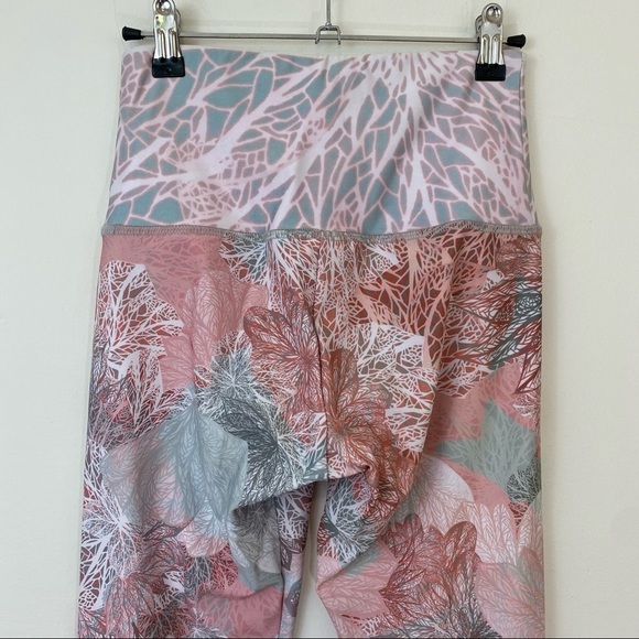 Onzie Pink Floral Geometric High Rise Waisted Leggings Full Length 30" Inseam SM - Picture 3 of 6